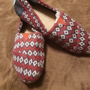 Red and blue Tom's sizew9.5 knit